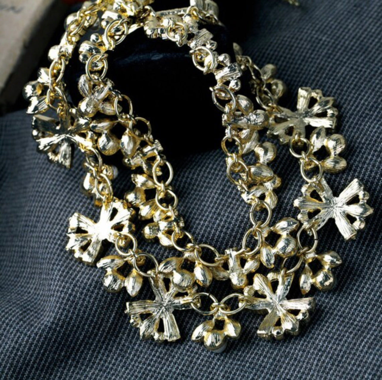 Gold Daisy Necklace | Daisy Necklace | Thalie Bouteek